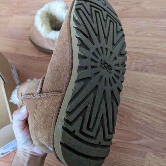 NWOT Mini Bailey Button Boots by UGG - Picture 3 of 7